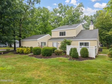 22 Spruce Court Delmar NY 12054