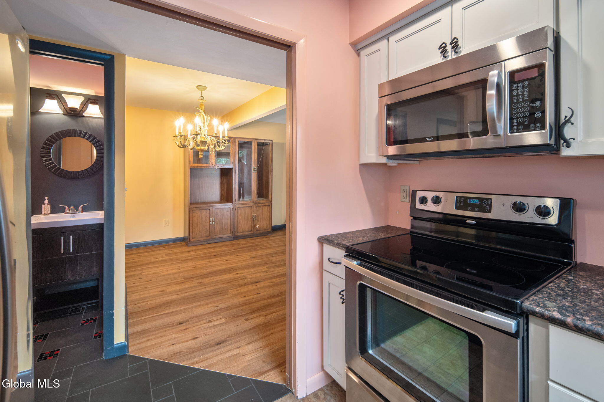 22 Spruce Court Delmar NY 12054