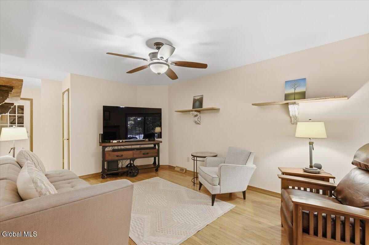 83 Woodside Drive Albany NY 12208