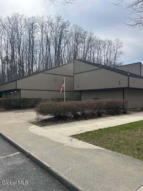 207 Point Of Woods Drive Albany NY 12203
