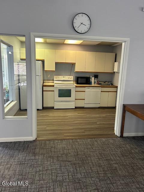 207 Point Of Woods Drive Albany NY 12203