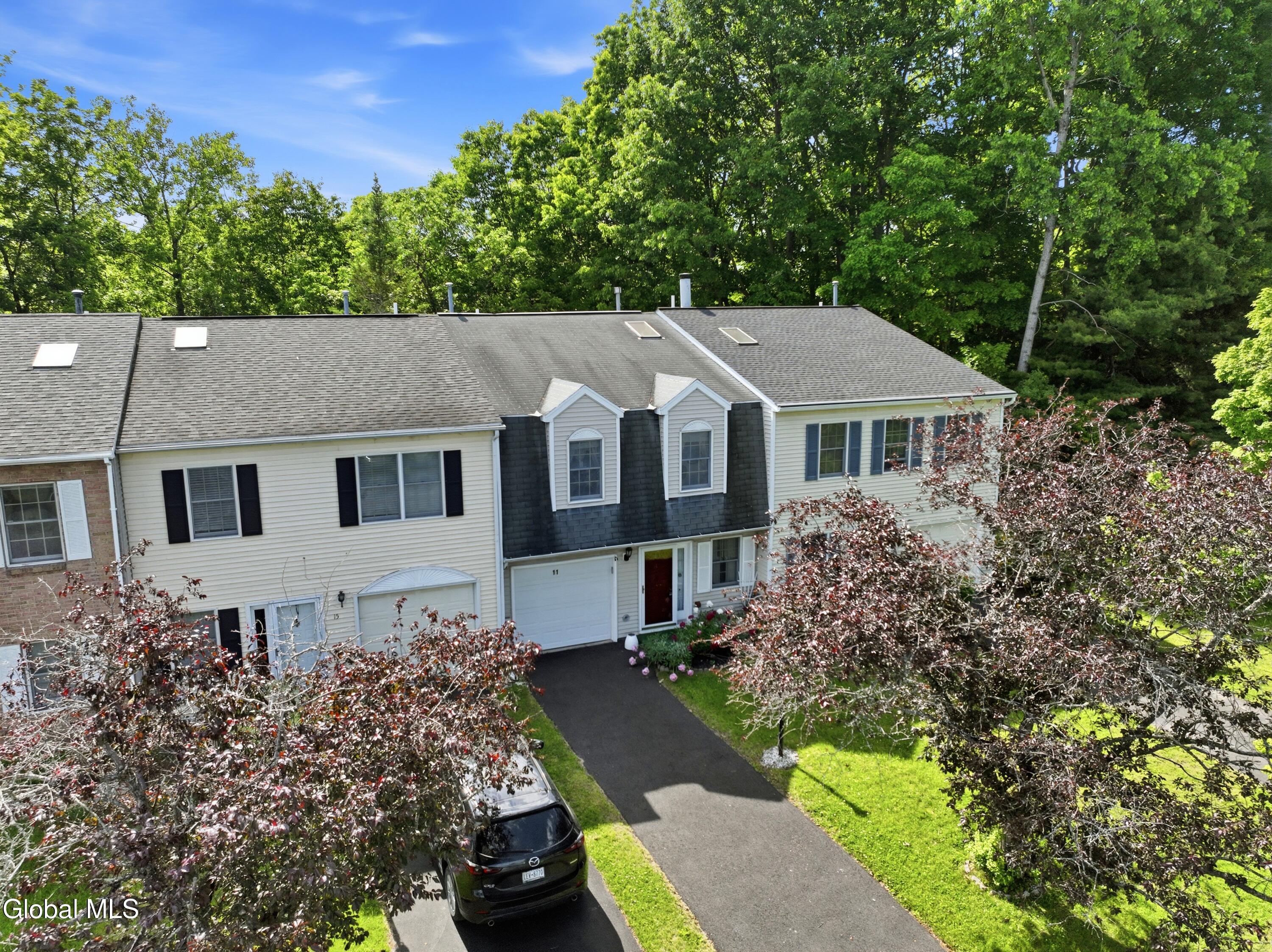 11 Bridgewood Lane Watervliet NY 12189