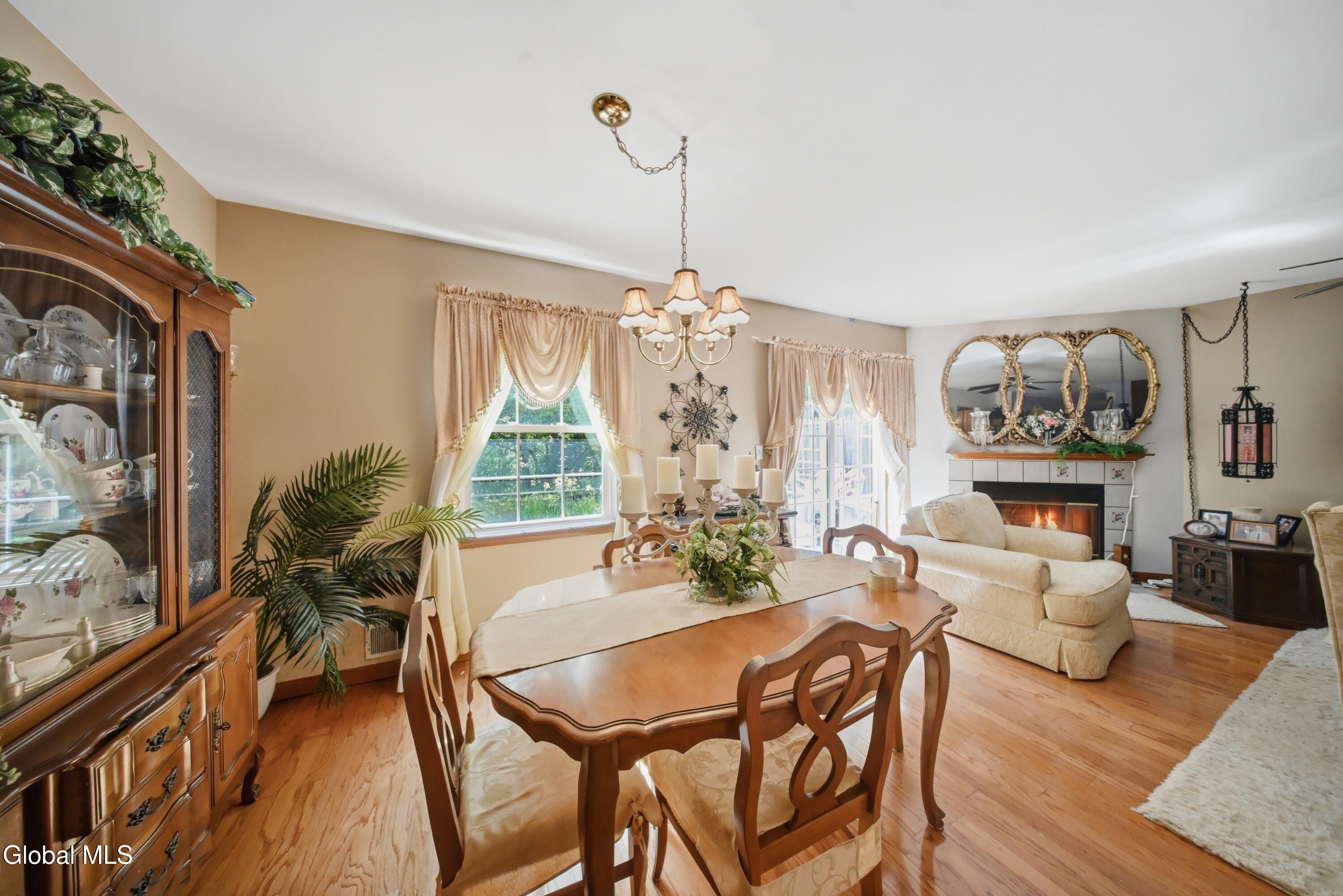 11 Bridgewood Lane Watervliet NY 12189