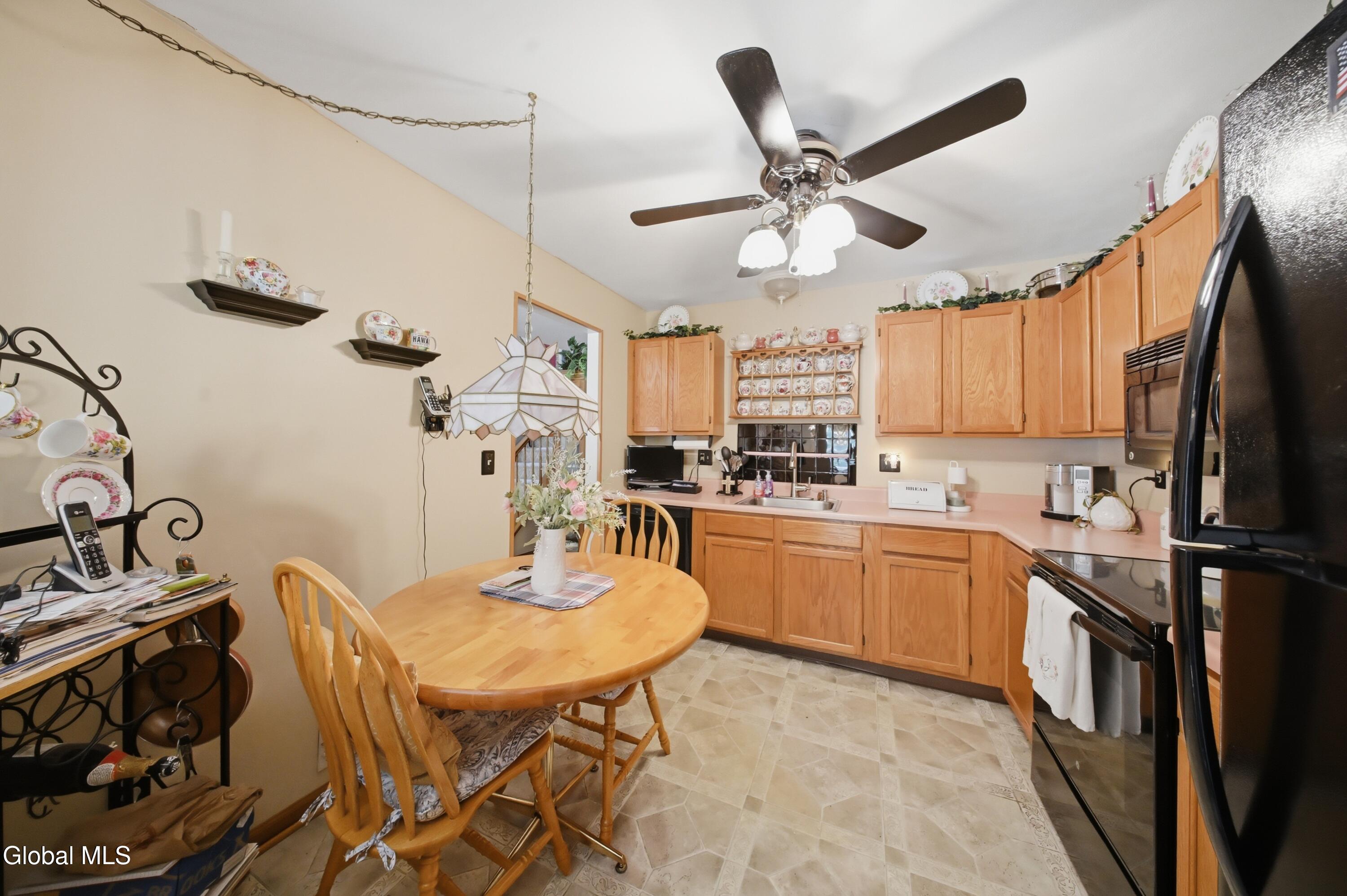 11 Bridgewood Lane Watervliet NY 12189