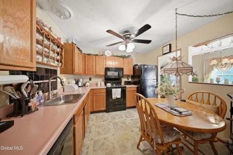 11 Bridgewood Lane Watervliet NY 12189