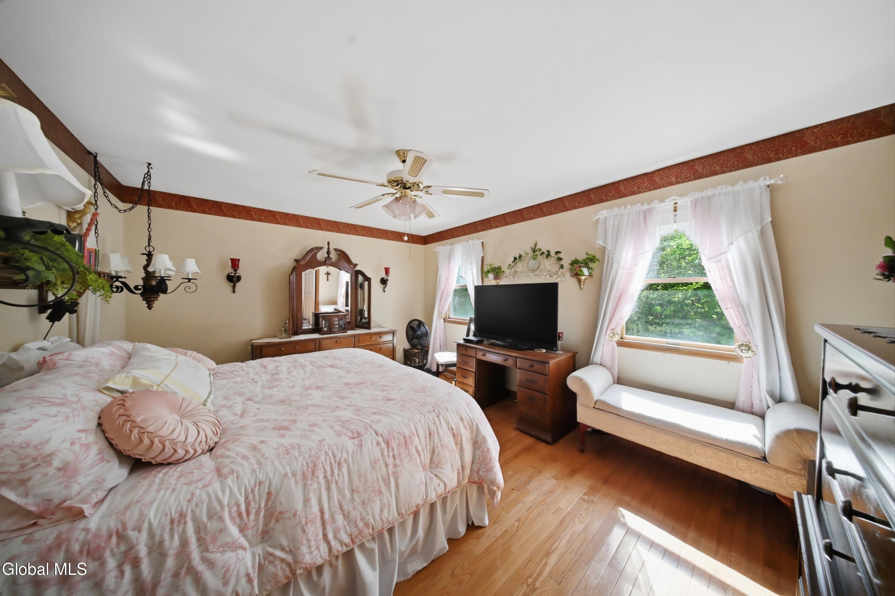 11 Bridgewood Lane Watervliet NY 12189
