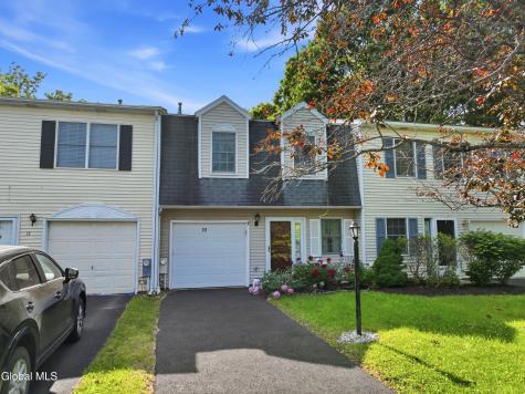 11 Bridgewood Lane Watervliet NY 12189