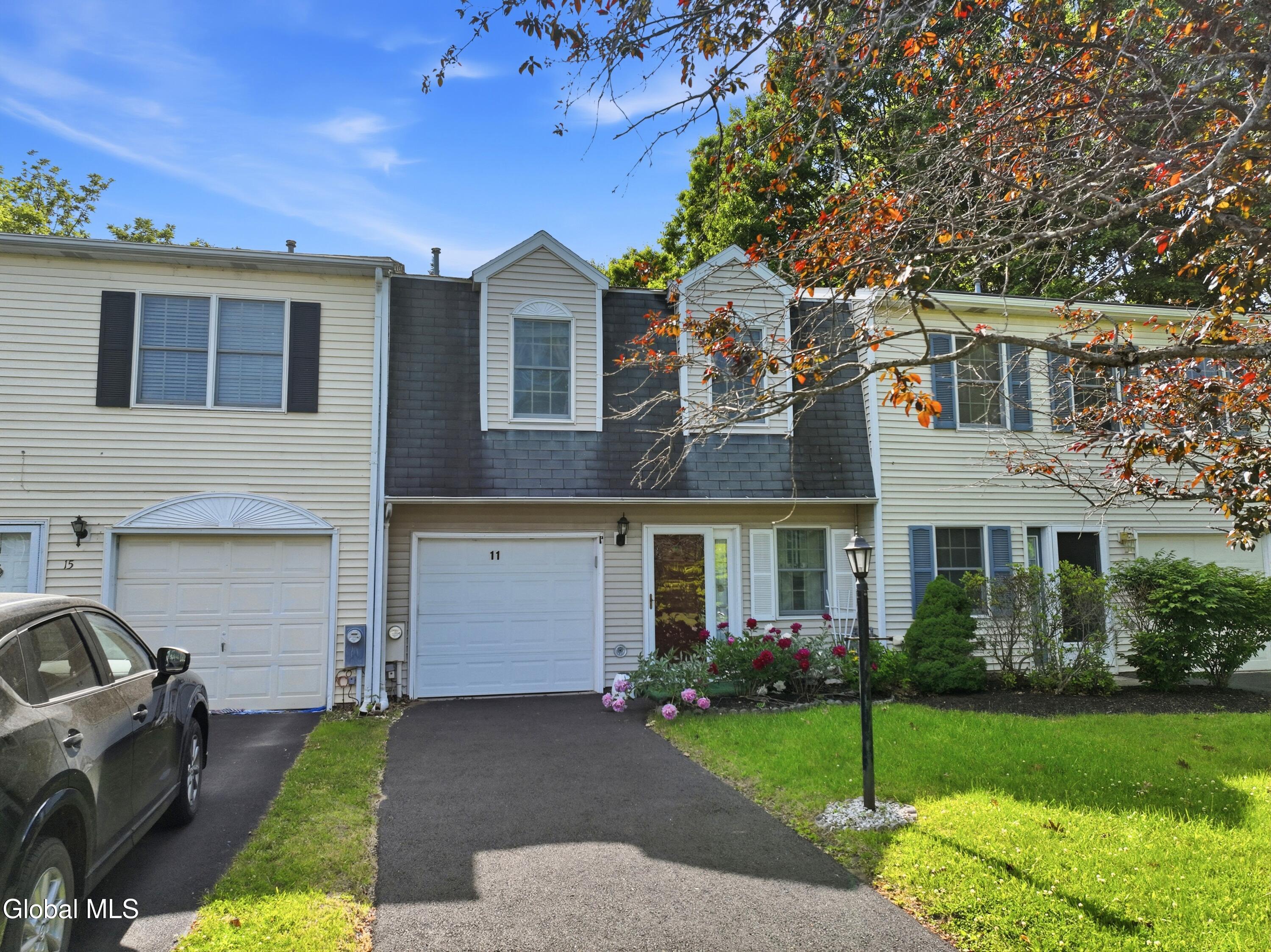 11 Bridgewood Lane Watervliet NY 12189