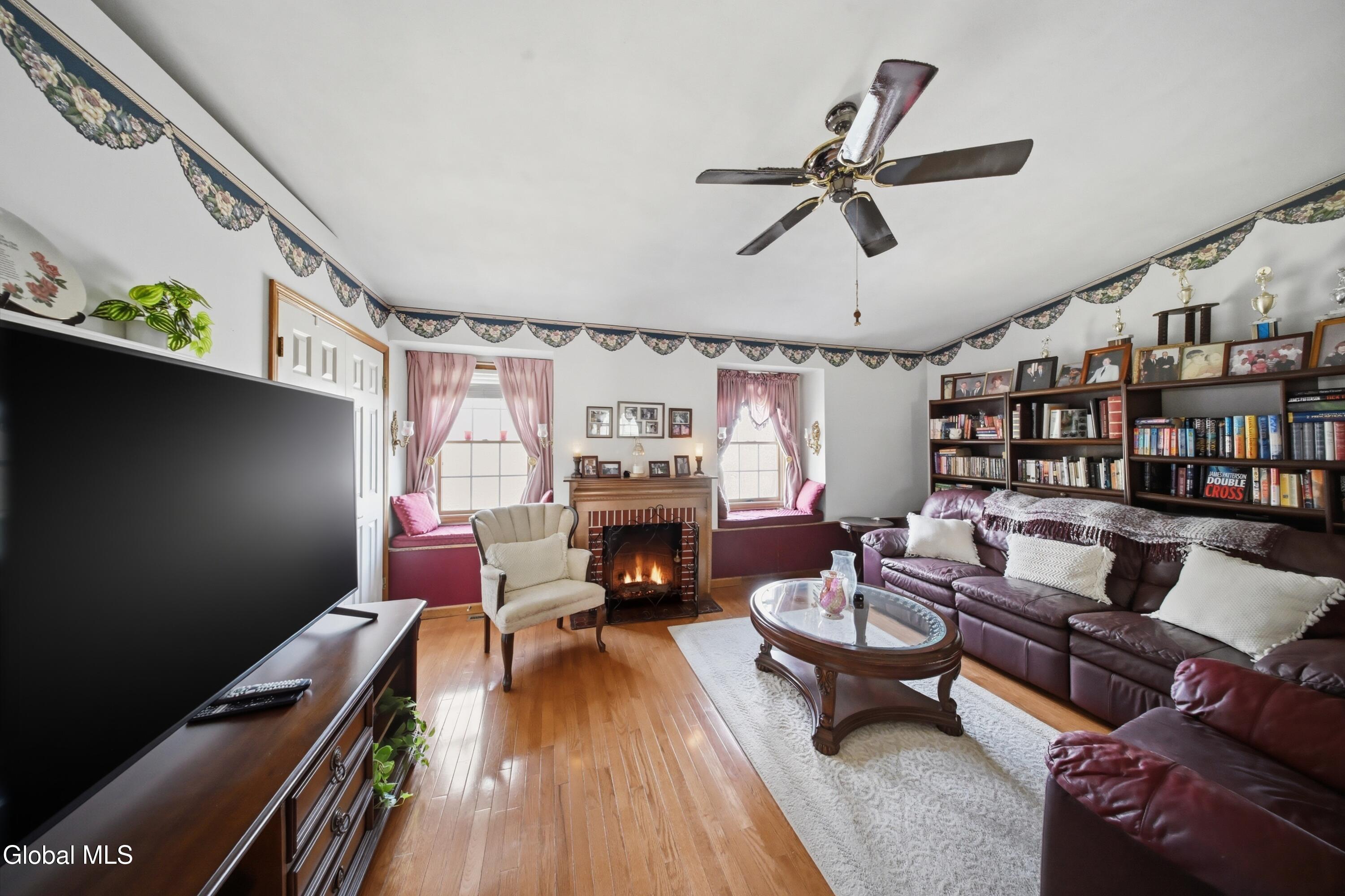 11 Bridgewood Lane Watervliet NY 12189
