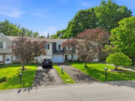 11 Bridgewood Lane Watervliet NY 12189