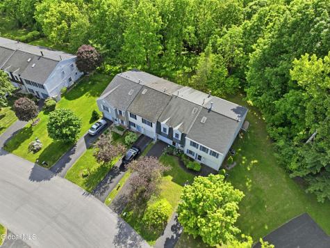 11 Bridgewood Lane Watervliet NY 12189