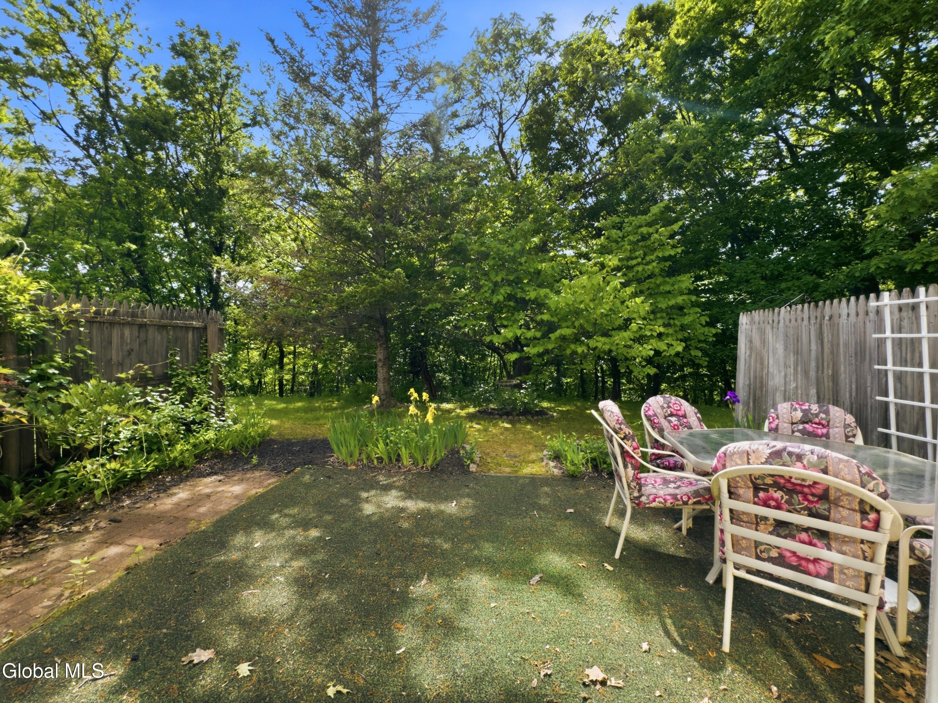 11 Bridgewood Lane Watervliet NY 12189