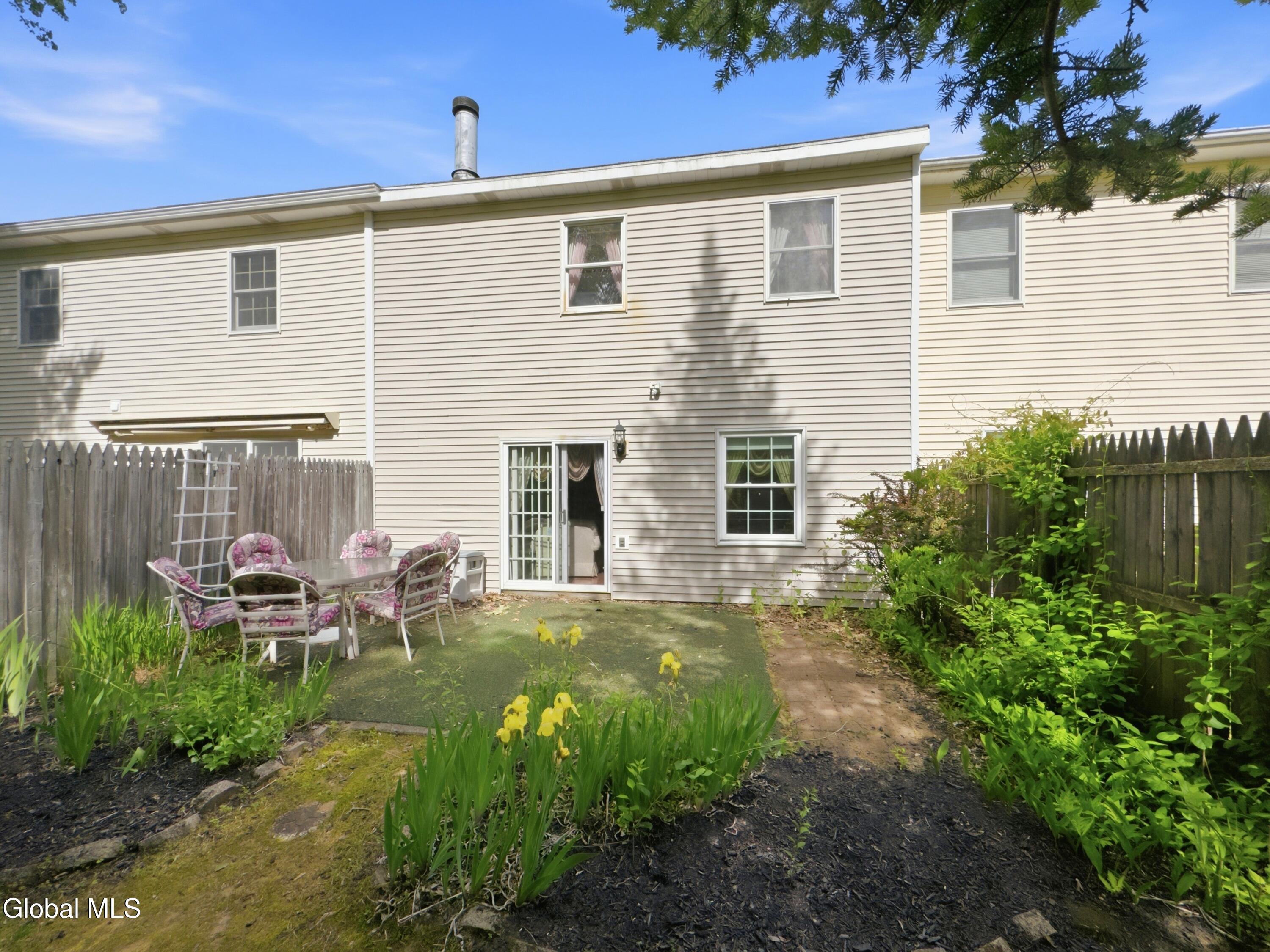 11 Bridgewood Lane Watervliet NY 12189