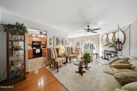 11 Bridgewood Lane Watervliet NY 12189