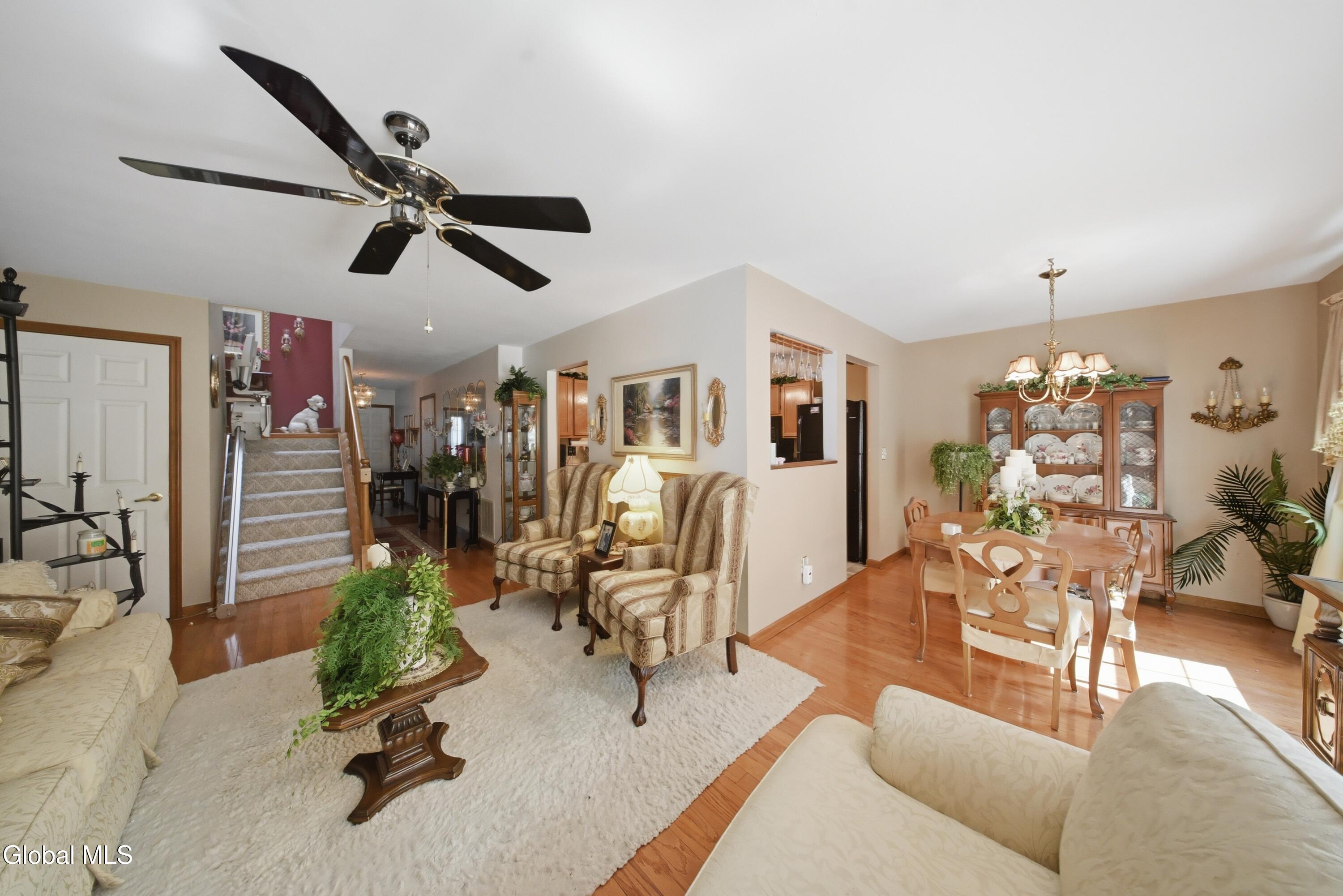 11 Bridgewood Lane Watervliet NY 12189
