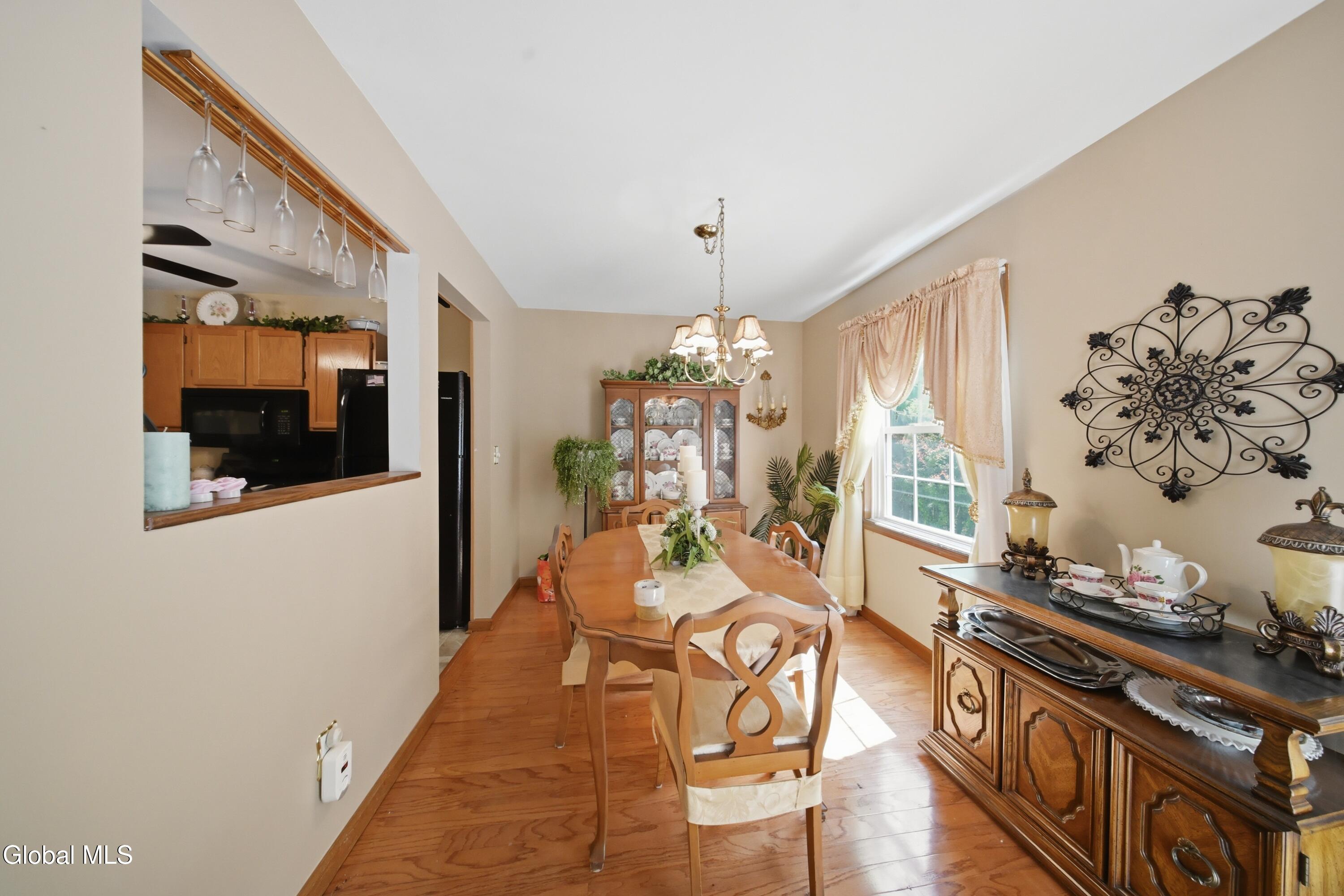 11 Bridgewood Lane Watervliet NY 12189
