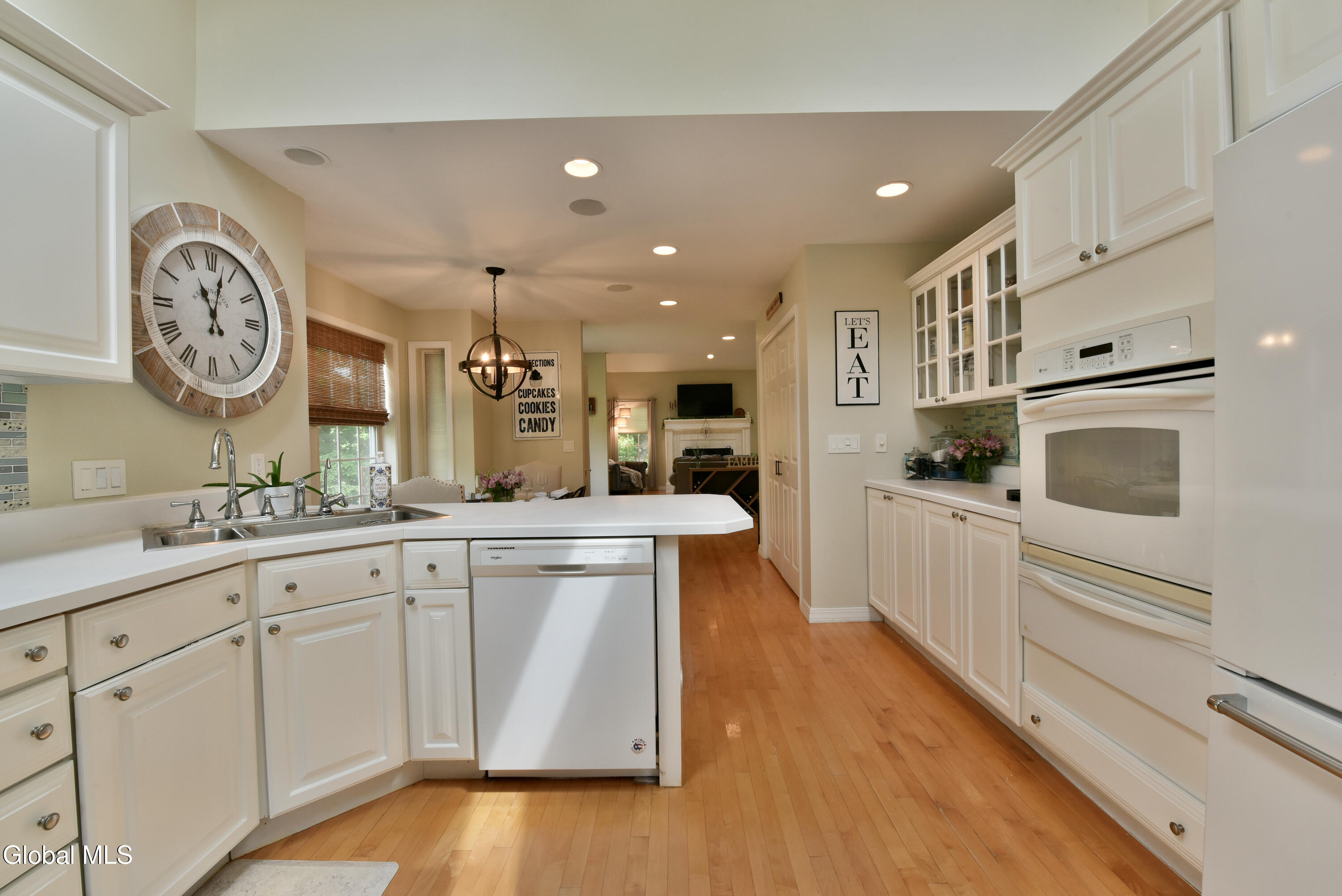 12 Tracey Court Troy NY 12180