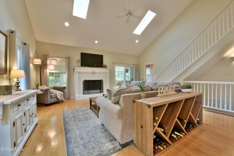 12 Tracey Court Troy NY 12180
