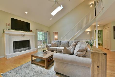 12 Tracey Court Troy NY 12180