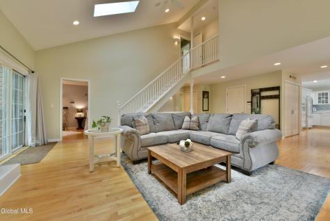 12 Tracey Court Troy NY 12180