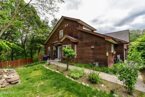 12 Tracey Court Troy NY 12180