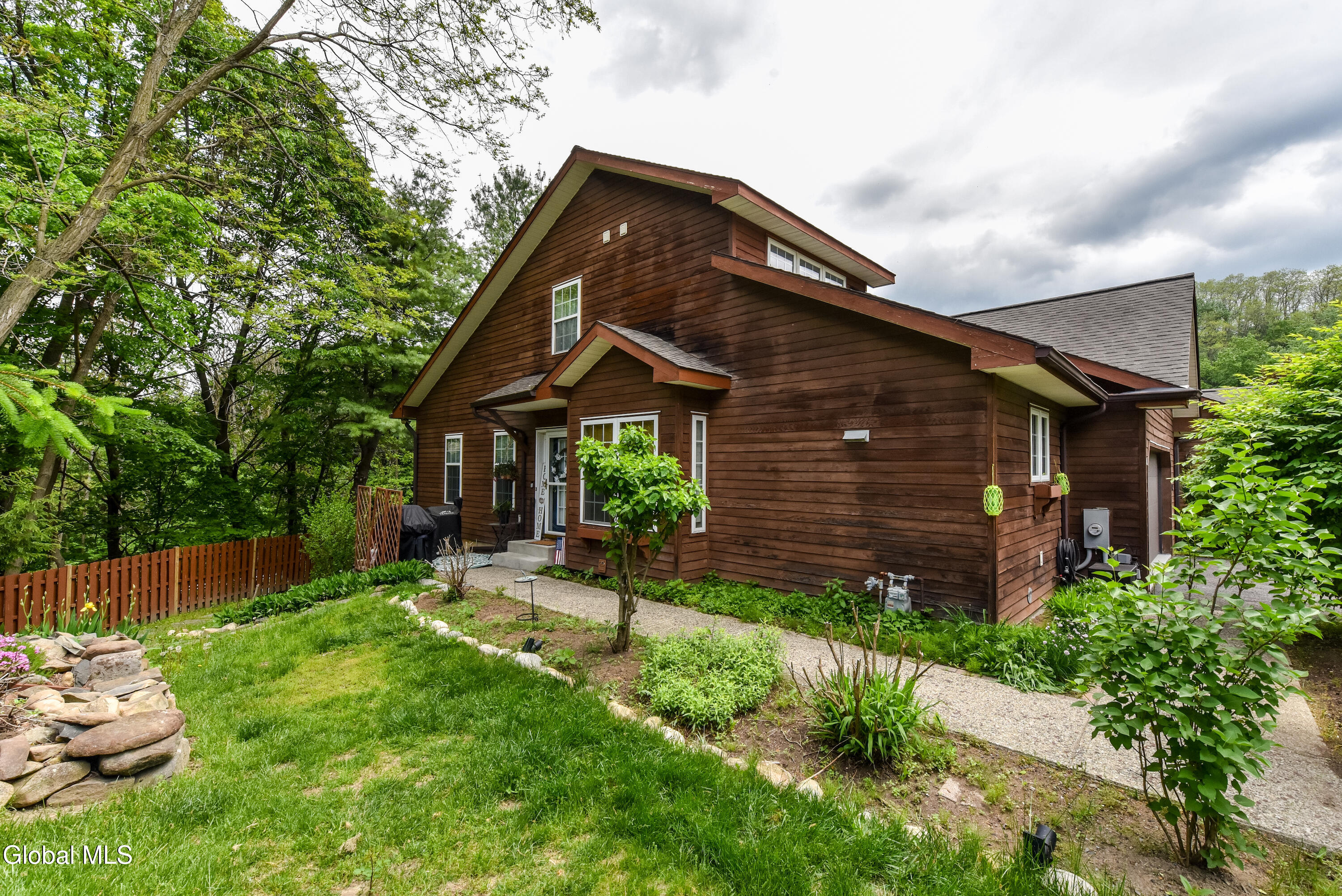 12 Tracey Court Troy NY 12180