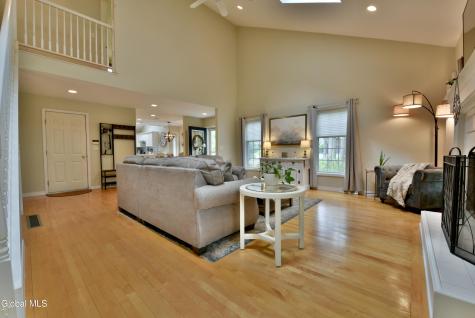 12 Tracey Court Troy NY 12180