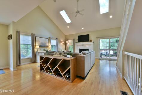 12 Tracey Court Troy NY 12180