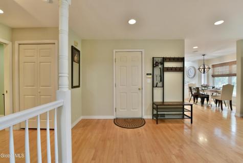 12 Tracey Court Troy NY 12180