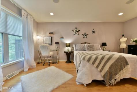 12 Tracey Court Troy NY 12180