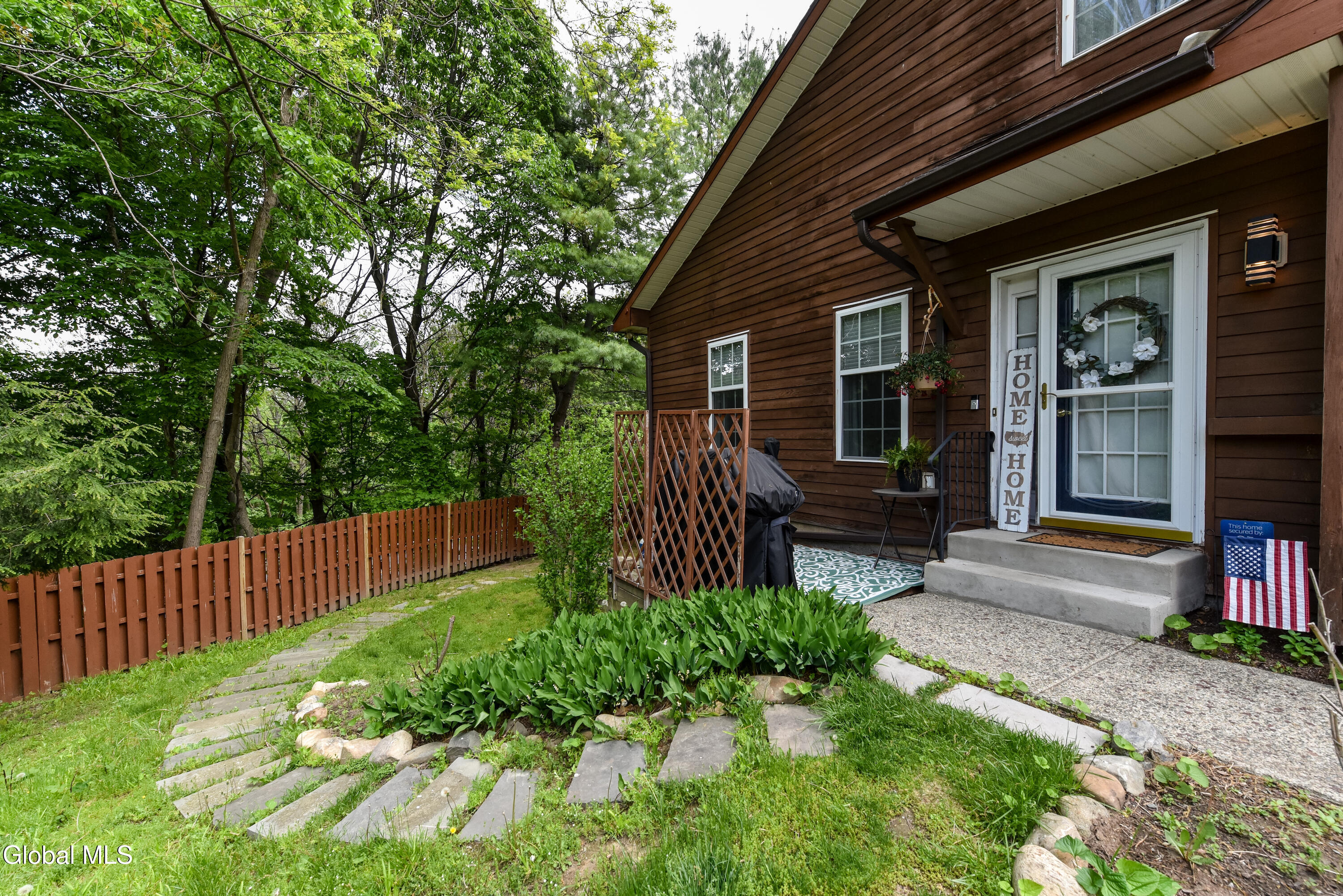 12 Tracey Court Troy NY 12180