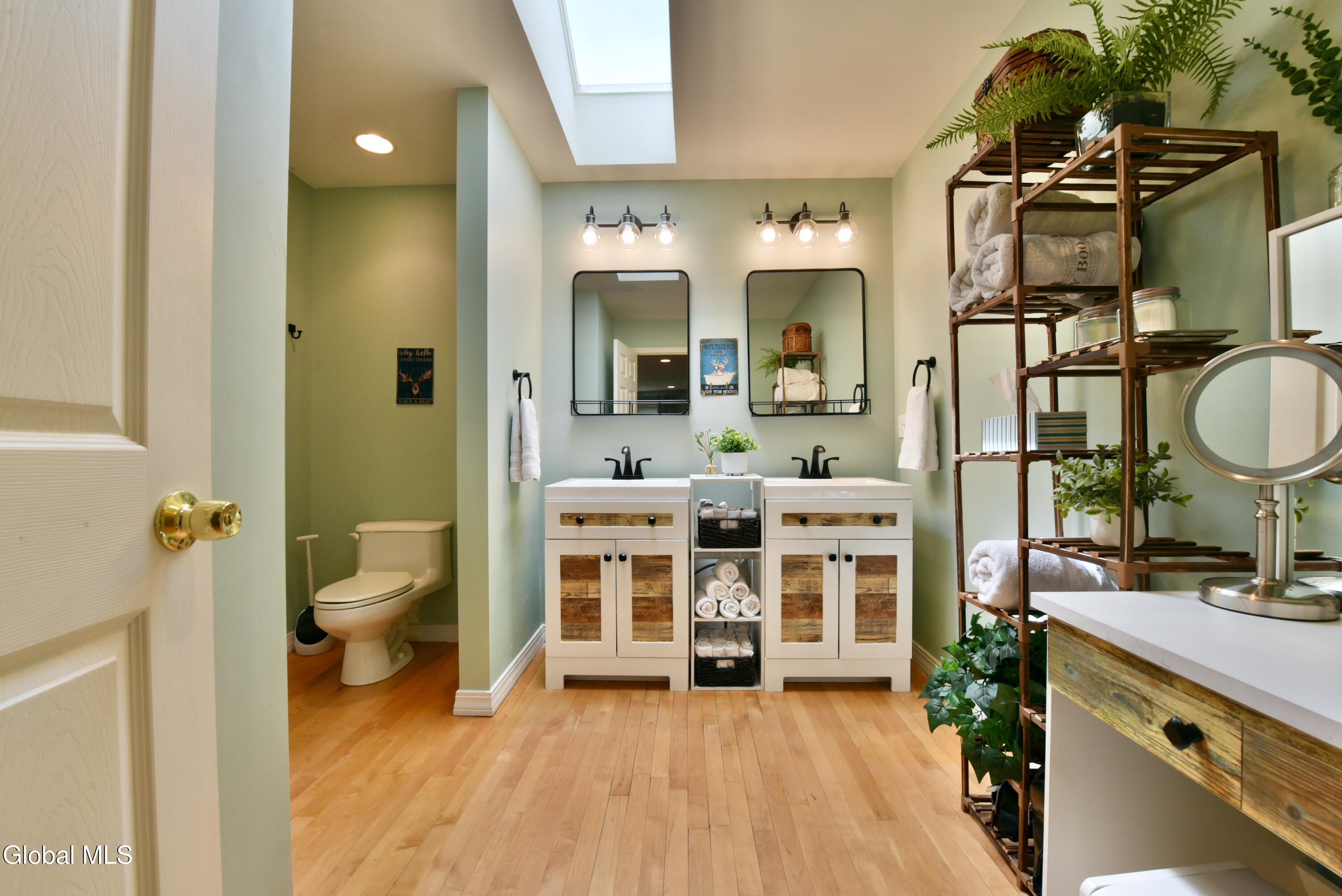 12 Tracey Court Troy NY 12180