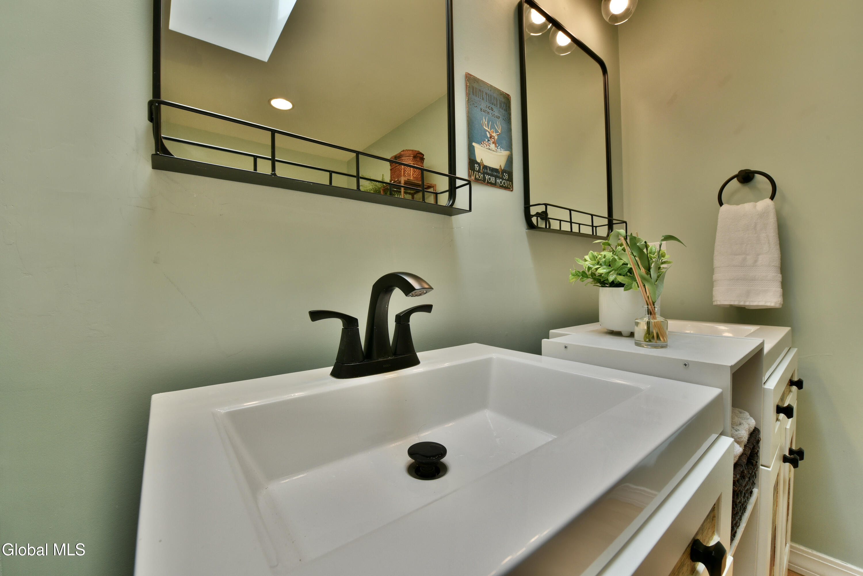 12 Tracey Court Troy NY 12180