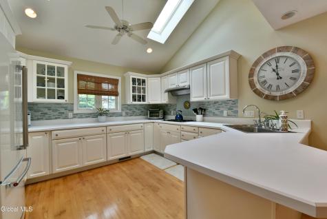 12 Tracey Court Troy NY 12180