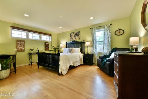 12 Tracey Court Troy NY 12180
