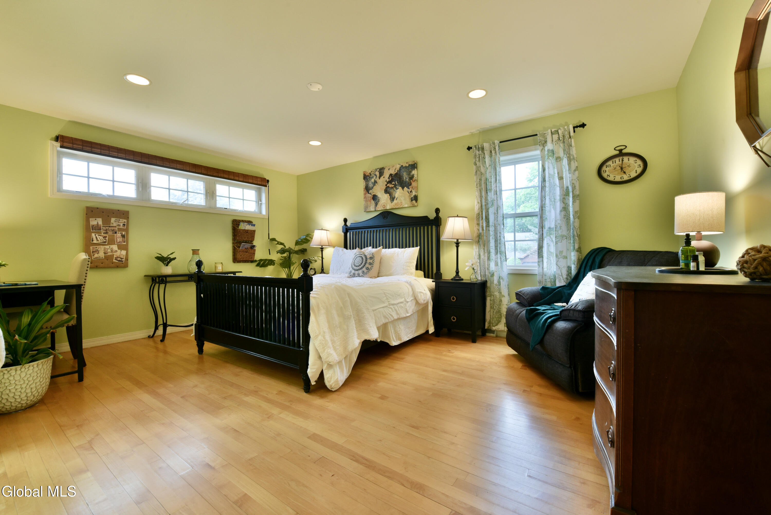 12 Tracey Court Troy NY 12180