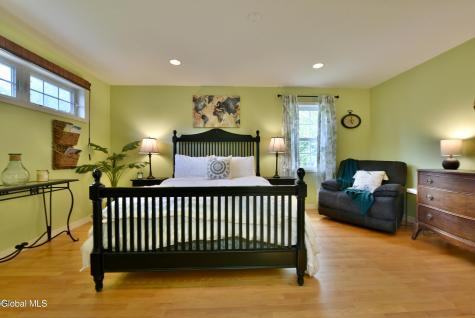12 Tracey Court Troy NY 12180