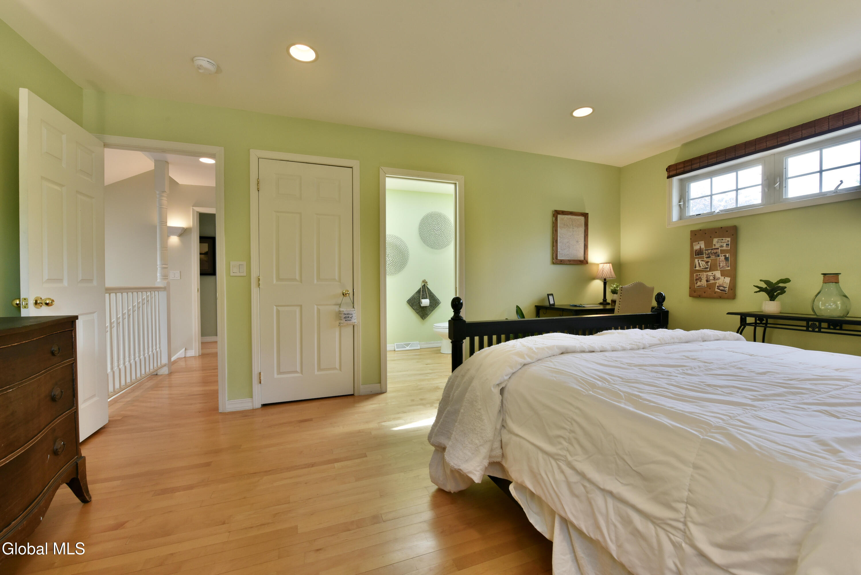 12 Tracey Court Troy NY 12180