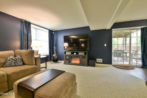 12 Tracey Court Troy NY 12180