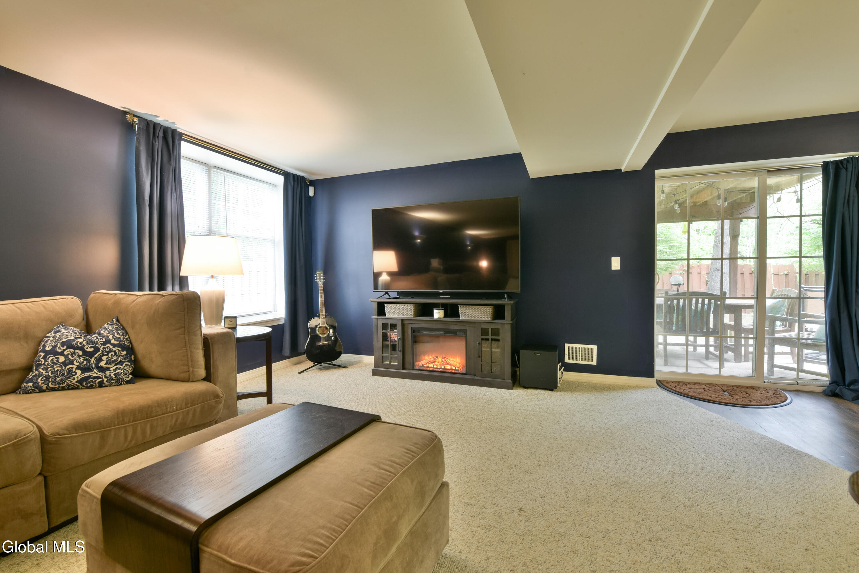 12 Tracey Court Troy NY 12180