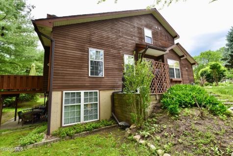 12 Tracey Court Troy NY 12180