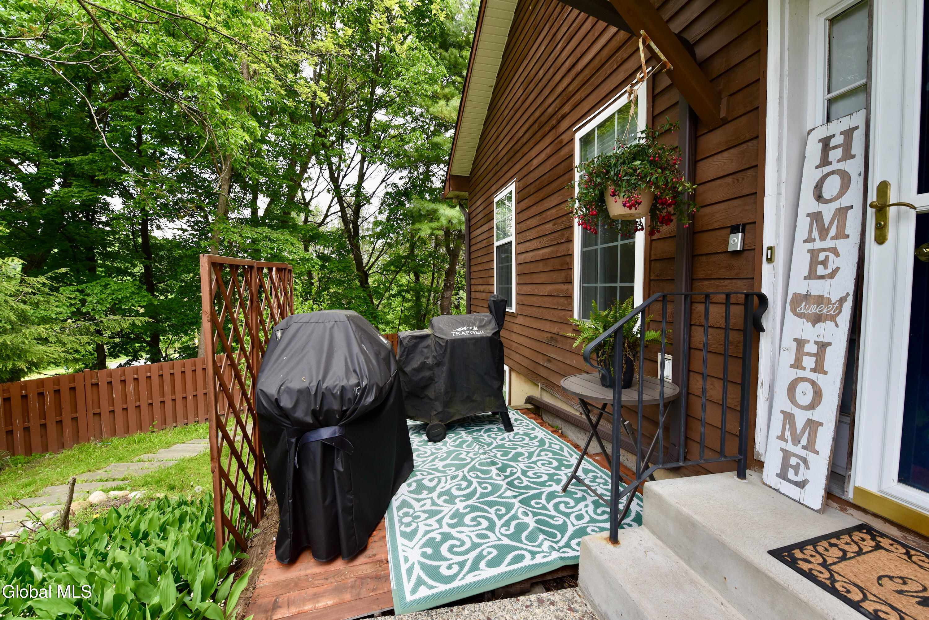 12 Tracey Court Troy NY 12180