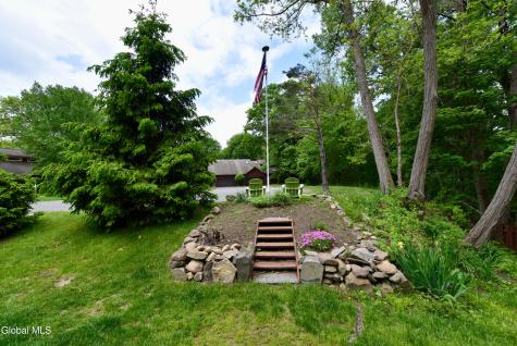 12 Tracey Court Troy NY 12180