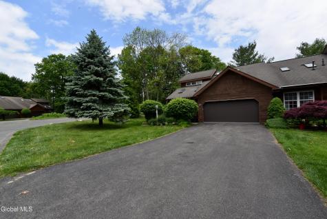 12 Tracey Court Troy NY 12180