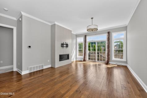 86 Cambridge Way Latham NY 12110
