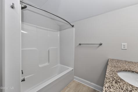 86 Cambridge Way Latham NY 12110
