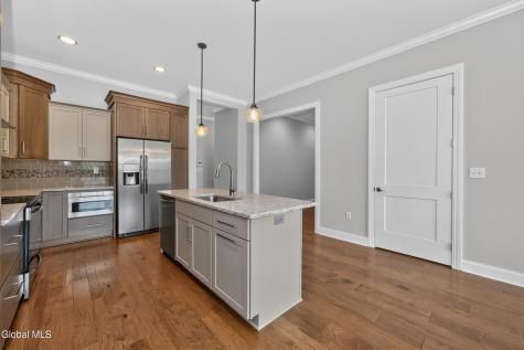86 Cambridge Way Latham NY 12110