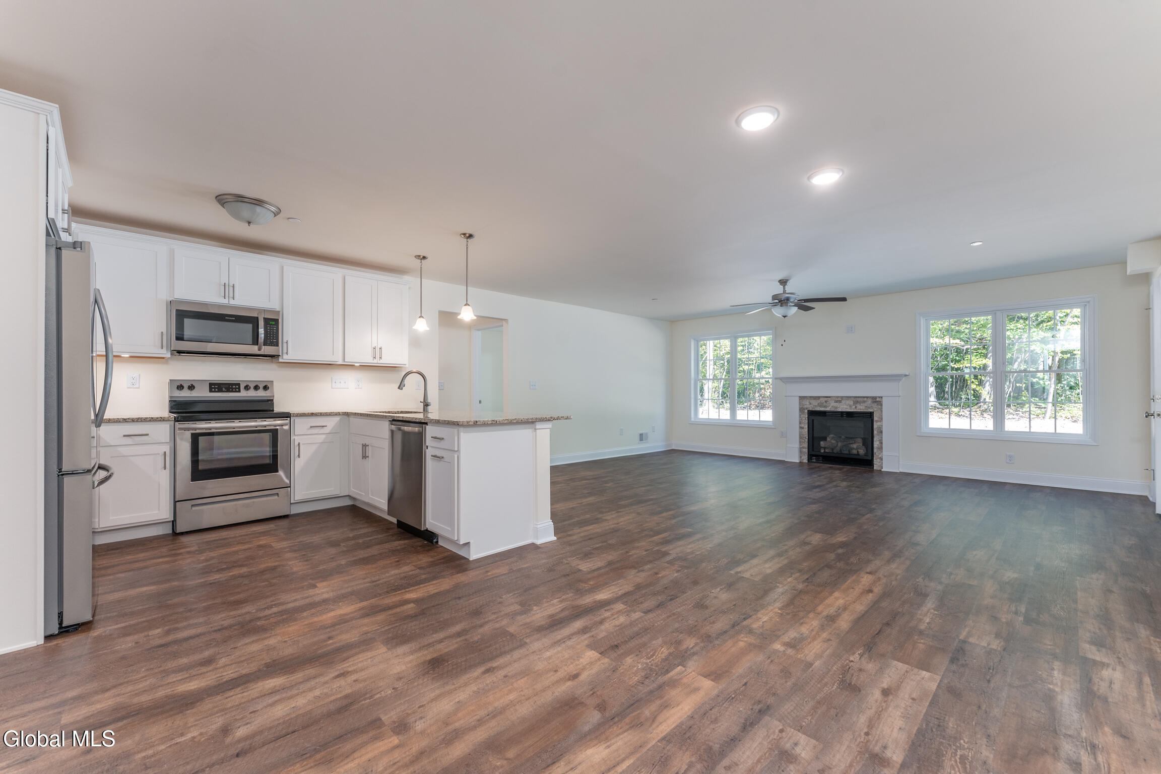 10 Hawthorne Place Glenville NY 12302
