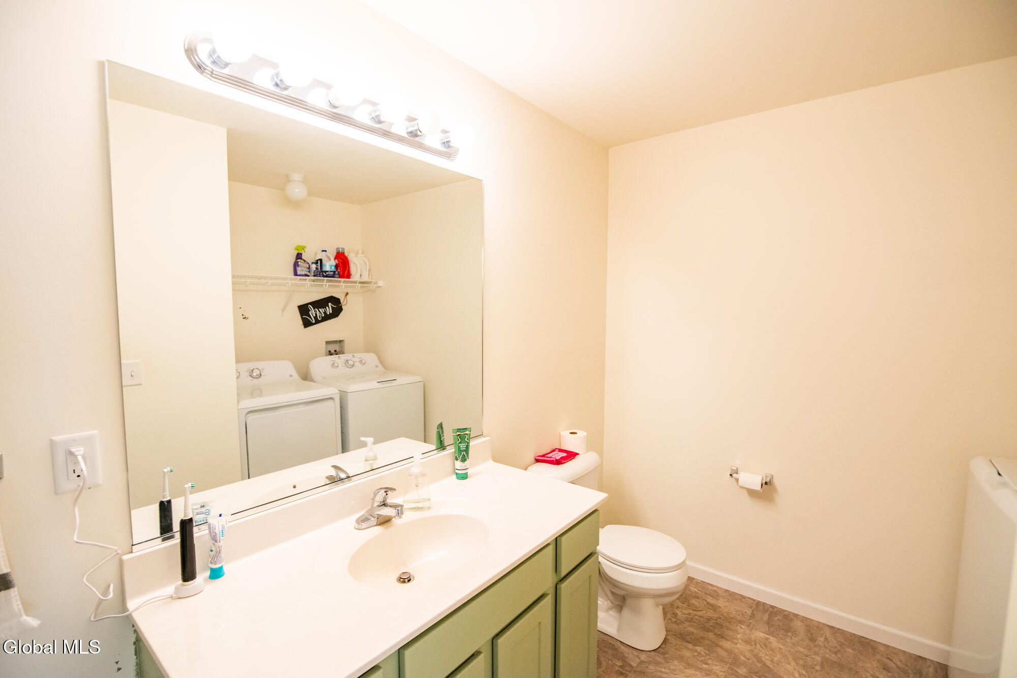 70B Fellows Road Clifton Park NY 12065