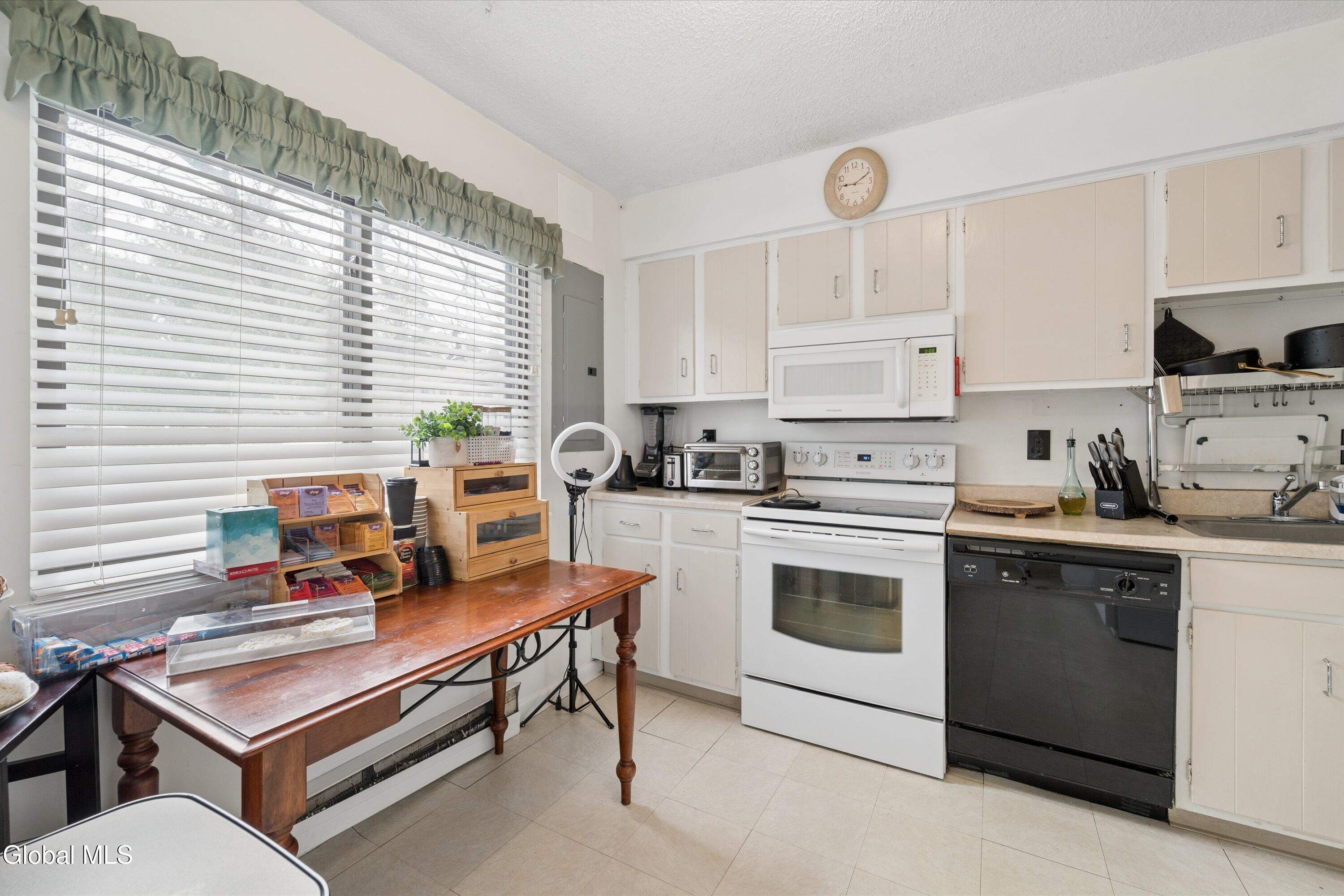82 Crestwood Terrace Albany NY 12203